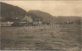 1924 Bergen, Havnen seet fra Moloen / port, harbor, steamships
