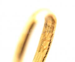 14k arany (Au) kereszt medál. jelzett 0,68 g 3 cm