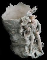 Figurális porcelán váza, kézzel festett, jelzett, több sérüléssel, m: 16 cm