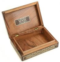 Gyöngyház berakásos fa ládika arab felirattal 17x12x5 cm