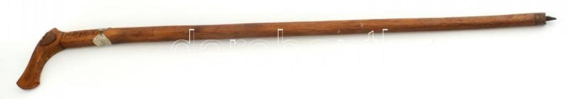 Régi túrabot magyar botjelvényekkel. 86 cm