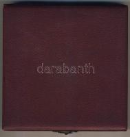 1973. "25 éve az építőiparban - 43.sz. Állami Építőipari vállalat" szögletes Br emlékplake...