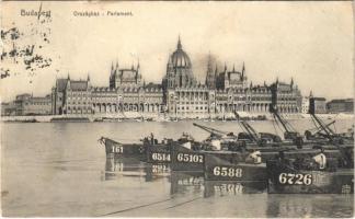 1911 Budapest V. Országház, uszályok