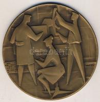 DN "Munka" témakörű, dekoratív, nagylakú  Br emlékplakett. Szign.Vincze T:2 Eredeti díszdobozban!