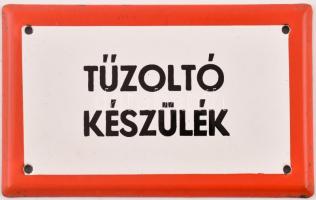 "Tűzoltókészülék." zománcozott fém tábla, kisebb hibákkal, 15,5×9,5 cm