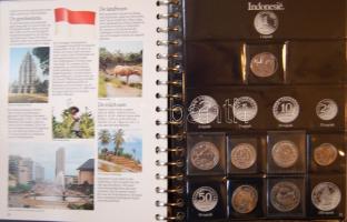 Kis tengerentúli gyűjtemény, 47db, hozzávaló gyűrűs berakóban, ismertetőkkel, benne Hongkong, Szaúd-...