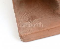 Kucs Béla (1925-1984): Nő korsóval. Kerámia figura, jelzett, kopásnyomokkal, m: 24 cm