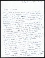 1967 Károlyi Mihályné Andrássy Katinka (1892-1985) saját kézzel írt levele Szekeres György (1914-1973) újságíró, műfordító, később az Európa Kiadó főszerkesztője részére, benne az első kefelenyomat javítására vonatkozó megjegyzésekkel, Károlyi Mihályné saját kezű aláírásával, dátumozva (Vence (Franciaország), 1967. szept. 7.), borítékkal.