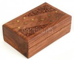 Réz berakásos, faragott fa doboz, kis repedéssel, 12,5x20x7 cm