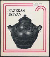 Szabadfalvi József: Fazekas István és a nádudvari fazekasság.A népművészet mesterei. Bp., 1982,Corvina .Fekete-fehér képekkel illusztrált.Kiadói kartonált papírkötésben, jó állapotban.