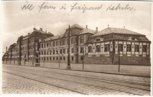 Budapest IV. Újpest, Magyar Kir. Állami Fa- és Fémipari Szakiskola (vágott / cut)