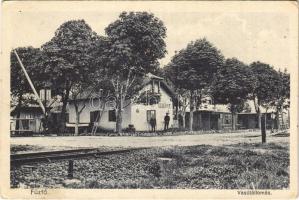 Balatonfűzfő, Fűzfő; Vasútállomás, vasutasok, létra, sorompó (EK)