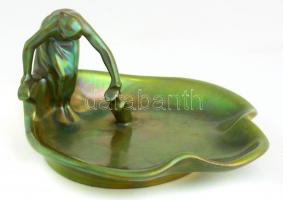 Zsolnay eozin mázas asztali kínáló korsót merítő nő plasztikus díszítéssel, jelzett (halványan), apró kopásnyomokkal, m: 10 cm, h: 16,5x14 cm