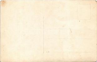 Ismeretlen település, Cséplés a MÁV Gépgyár cséplőgépével. photo