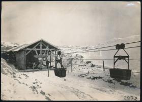 cca 1900 Sodronykötélpálya meghajtó állomása, Roessemann és Kühnemann Rt. feliratozott, pecséttel jelzett fotó, 17×12 cm