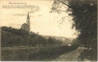 Klosterneuburg, Blick von der Au auf die Martinskirche, im Hintergrund das Waisenhaus der Stadt Wien