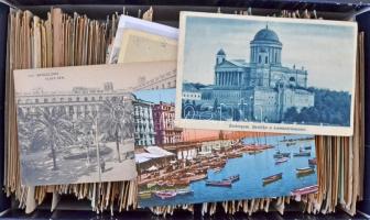 Több mint 800 db régi külföldi városképes lap, érdekes, változatos anyag dobozban