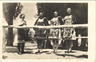 Délbaranyai népviselet / Hungarian folklore, traditional costumes