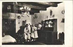 Magyar szoba belseje / Hungarian folklore, traditional costumes, room interior (EK)