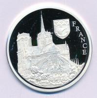 1996. "Notre-Dame-székesegyház" jelzett Ag emlékérem tanúsítvánnyal (20g/0.999/40mm) T:PP
...