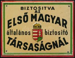 cca 1930 Első Magyar Általános Biztosító Társaság címeres dombornyomott alumínium tábla, kis kopásnyomokkal, 17×12,5 cm