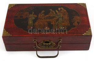 Sakk készlet. XX. sz. Kína. Egyedileg festett, csontörlemény bábukkal, réz veretes fa táblával, réz ...