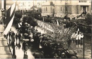 1940 Marosvásárhely, Targu Mures; bevonulás. Eredeti fotó / entry of the Hungarian troops. Szabó Miklós photo + "1940 Marosvásárhely visszatért" So. Stpl