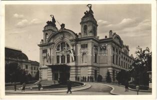 1943 Kolozsvár, Cluj; Nemzeti színház magyar zászlóval és címerrel / theatre with Hungarian flags and coat of arms