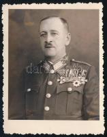 Hiday Kornél ezredes, kitüntetéseivel, fotó, 8,5×6,5 cm