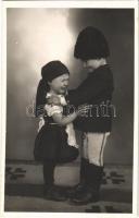 1941 Csíkcsomortán, Soimeni; Székely gyermekek. Andory Aladics Zoltán felvétele / Székely children, Transylvanian folklore