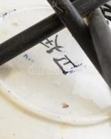 Kínai festett mázas kerámia kínáló, vesszőből font tartóban, jelzett, sérült, m: 13 cm, d: 14 cm