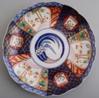 Japán porcelán tál, kézzel festett, jelzett, kis kopásnyomokkal, d: 24 cm