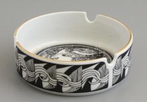 Hollóházi hamutál Szász Endre által tervezett dekorral. Matricás, jelzett, hibátlan. Eredeti dobozában d: 10,5 cm