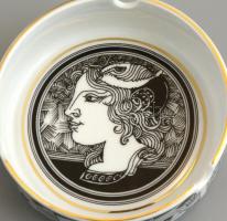 Hollóházi hamutál Szász Endre által tervezett dekorral. Matricás, jelzett, hibátlan. Eredeti dobozáb...