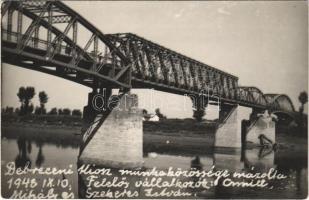 Szentes, Csongrádi vasúti híd,  1944-ben felrobbantották, 1946-ban átadták a kijavított hidat. Debreceni Kiosz munkaközössége mázolta 1948-ban. photo