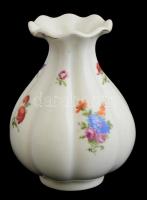 Zsolnay virágmintás porcelán váza, matricás, kopásokkal, m: 12 cm