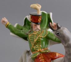 Herendi János vitéz a griffmadáron, kézzel festett, jelzett, apró kopásnyomokkal, m:20,5 cm, h:17 cm