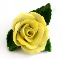 Herendi sárga rózsa porcelán, kézzel festett, jelzett, kis lepattanásokkal, 8x9 cm