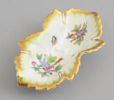 Herendi virágmintás porcelán tálka, kézzel festett, jelzett, hibátlan, 15x8,5 cm