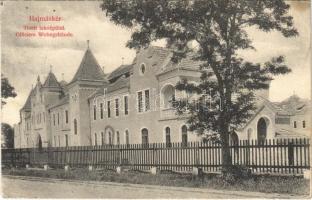 1910 Hajmáskér, tiszti lakóépület (EK)