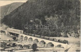 1908 Vöröstoronyi-szoros, Roterturmpass, Pasul Turnu Rosu; vasúti híd, vonat, határ / railway bridge, train, border / Landesgrenze