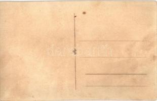 Kolozsvár, Cluj; Katona Mátyás király szobor előtt / soldier in front of the statue. photo