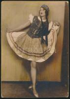 cca 1940 Hölgy népies nemzeti ruhában, kézzel színezett keményhátú fotó, 22x15,5 cm