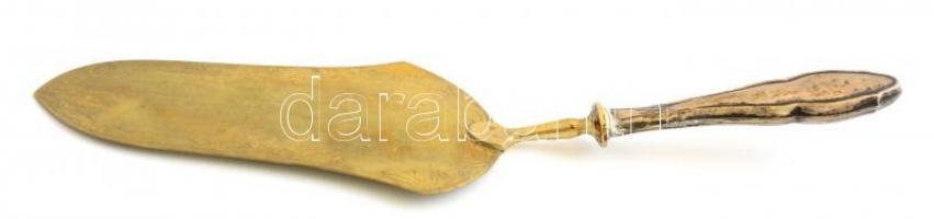 Ezüst (Ag) nyelű tortalapát réz fejjel, jelzett, bruttó: 63 g, h: 25 cm