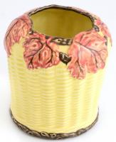Szőlőleveles motívumú kerámia váza, máz alatti repedésekkel, m: 16 cm