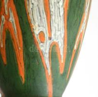 Gorka Lívia (1925-2011): Zöld, narancs, fehér halas váza. festett mázas kerámia, jelzett, kis mázrep...