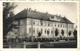 1936 Szentlőrinc (Baranya), M. kir. Horthy Miklós téli gazdasági iskola. Spielmann Lőrinc fényképész kiadása (EK)