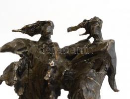 Józsa Lajos (1944-): Kánkán. Bronz, márvány talapzaton. Jelzés nélkül. 17 cm