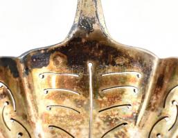 Ezüst (Ag) szűrő, jelzett, nyél alsó felén monogrammal, kopásokkal, h: 20,5 cm, nettó: 97 g