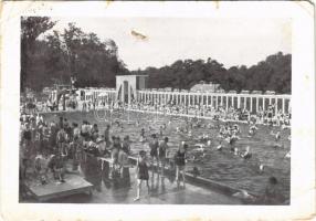 1932 Debrecen, Nagyerdei városi fürdő, fürdőzők, ugródeszka. Liener foto (b)